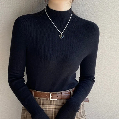 Stylish Women's Mock Neck Pullover Sweater for Autumn/Winter - Comfortable Knit Tops in Classic Black & White