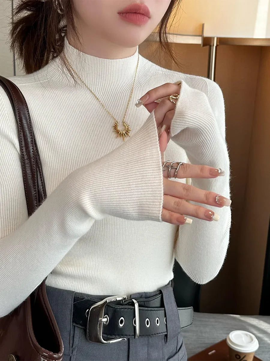Stylish Women's Mock Neck Pullover Sweater for Autumn/Winter - Comfortable Knit Tops in Classic Black & White