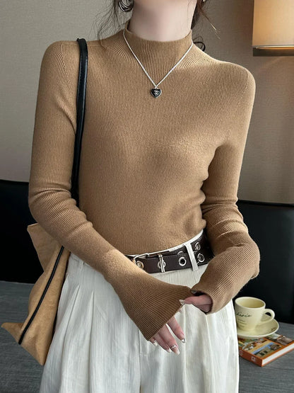 Stylish Women's Mock Neck Pullover Sweater for Autumn/Winter - Comfortable Knit Tops in Classic Black & White